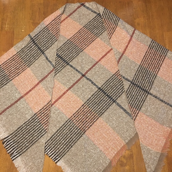 NWT Plaid Blanket Scarf Wrap BOUTIQUE - Picture 4 of 5